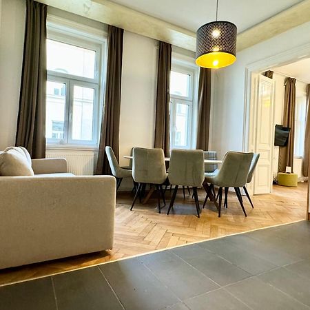 Premium Apartment Located At The Famous Vienna Kutschkermarkt 外观 照片