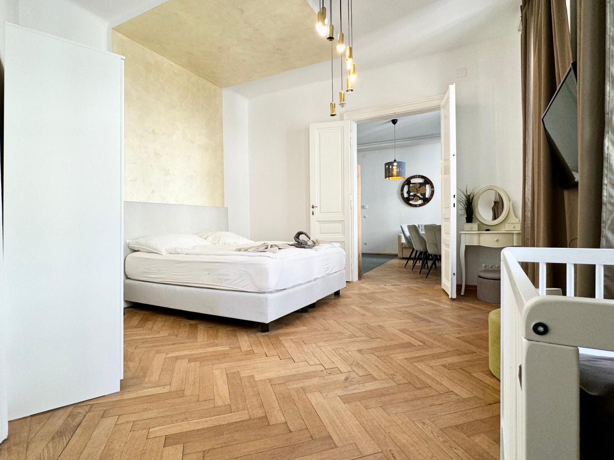 Premium Apartment Located At The Famous Vienna Kutschkermarkt 外观 照片